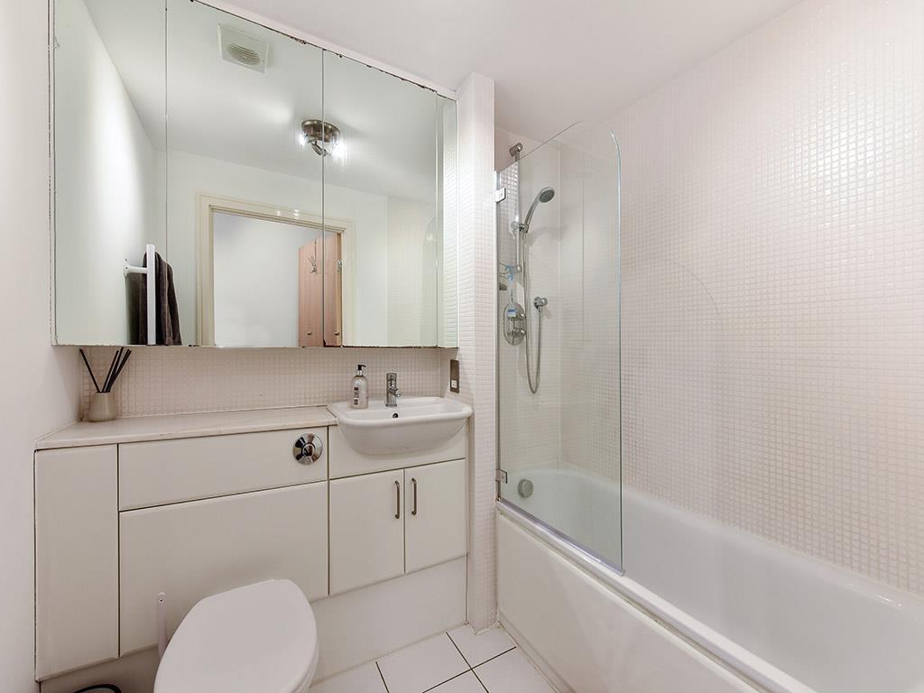 26 Lowry House -resize(10).JPG