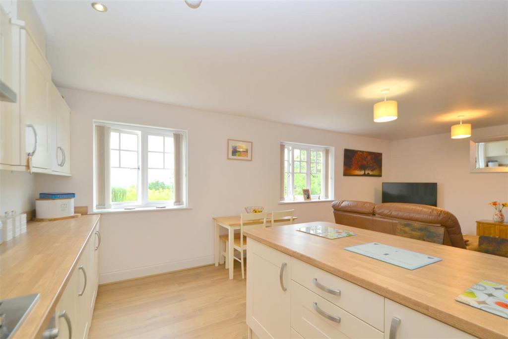 Peachfield Road, Malvern 2 bed apartment for sale £225,000