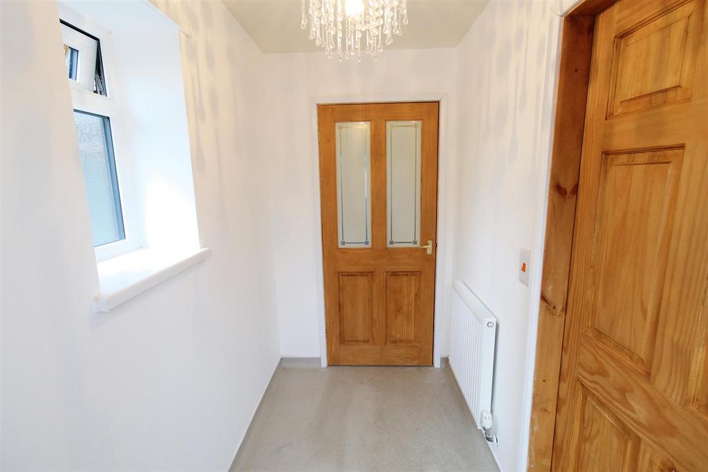 Rowland Road, Barnsley S75 2PF 3 bed semidetached house £160,000