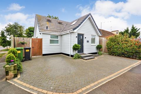 Summer Place, 1a Arcadia Road, Burnham-on-crouch, CM0 8EF