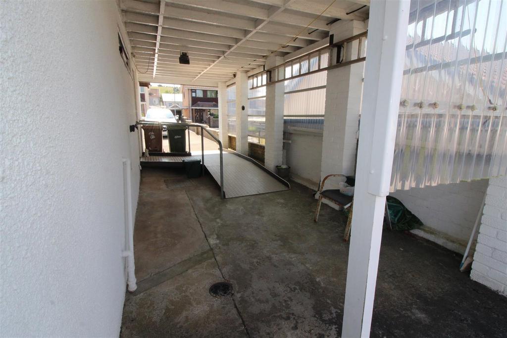 Off road parking / driveway