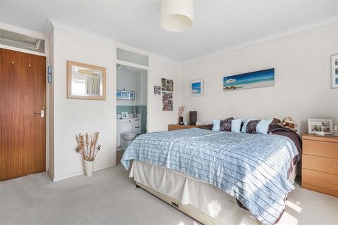 12 Littlestead Close, Caversham, Reading, RG4 6UA