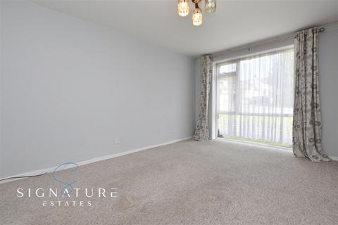 75 Hamilton Road, Hunton Bridge, Kings Langley, WD4 8PY