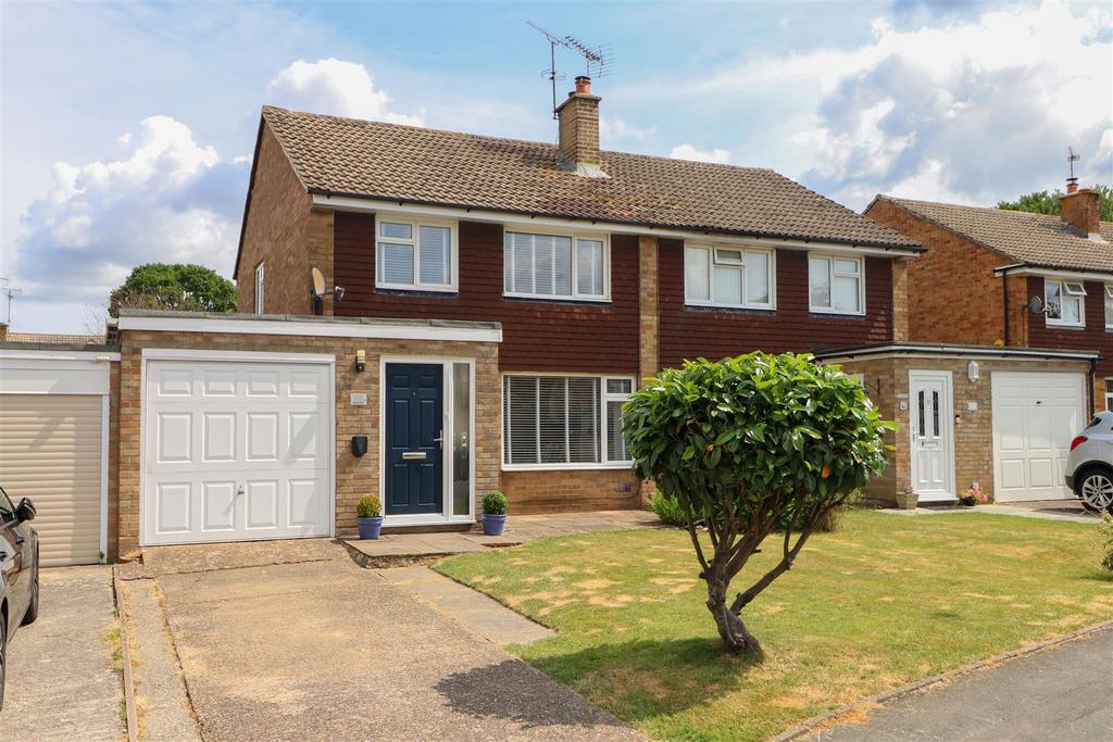 Rowan Way, Horsham 3 bed semidetached house for sale £450,000