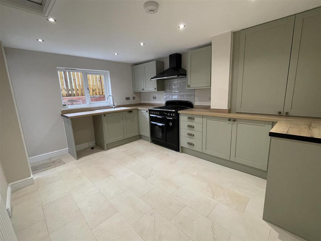Crwbin, Kidwelly 3 bed detached house for sale £249,950