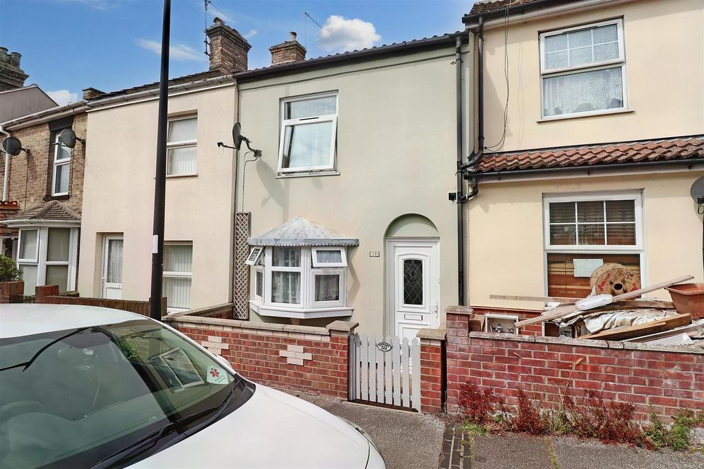 Cambridge Road, Lowestoft 2 bed terraced house for sale £150,000