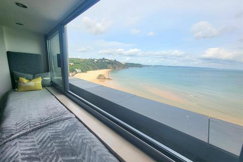 2 bedroom penthouse for sale, North Beach House, Upper Frog Street, Tenby