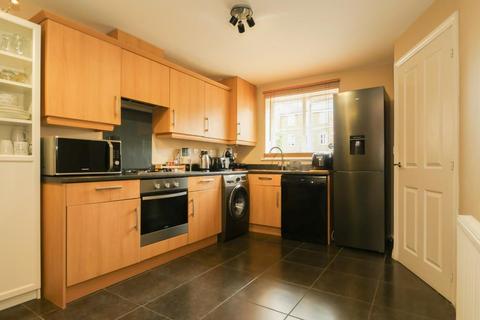 21 Carrick Drive, Thornbury, Bradford, BD3 7FD