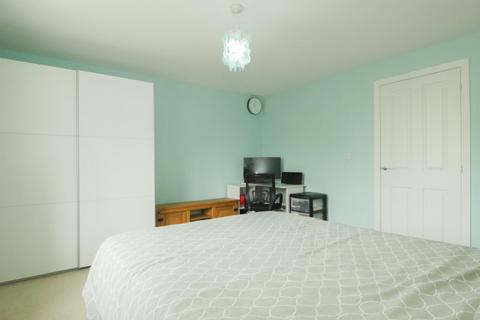 21 Carrick Drive, Thornbury, Bradford, BD3 7FD
