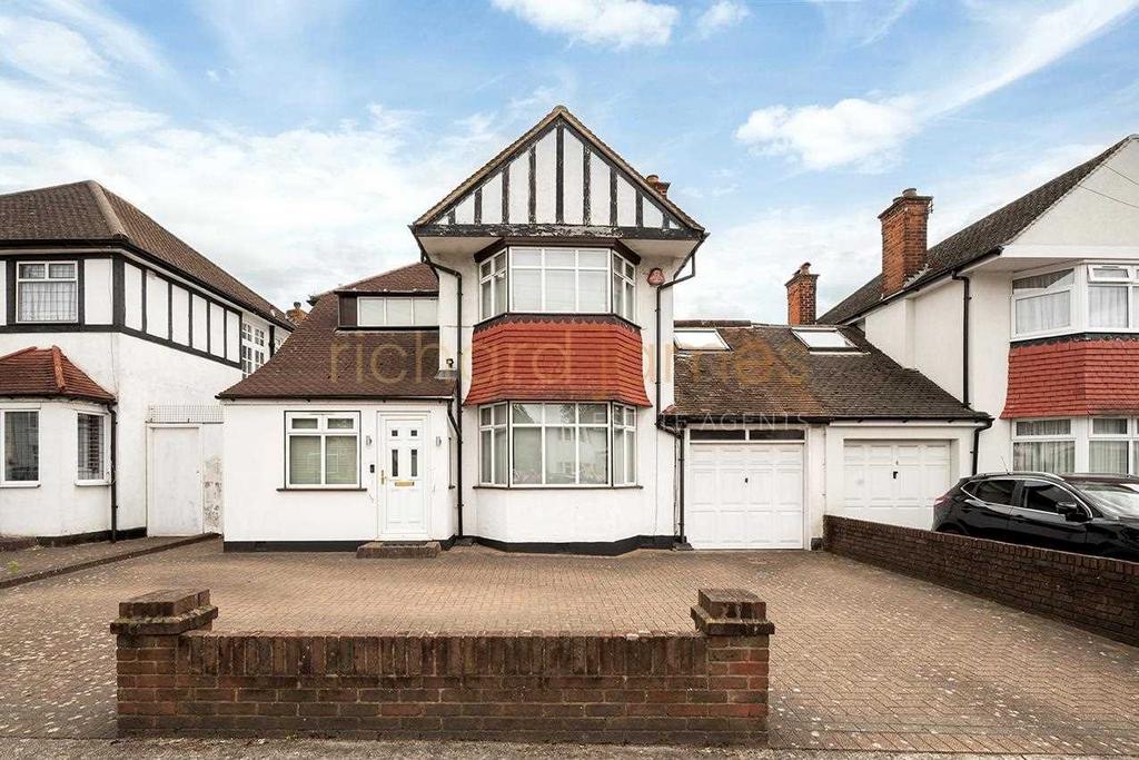 Selvage Lane, Mill Hill 3 bed semidetached house for sale £875,000