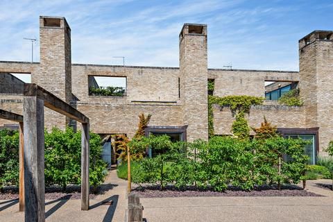 4 bedroom terraced house to rent, Henslow Mews, Cambridge, Cambridgeshire