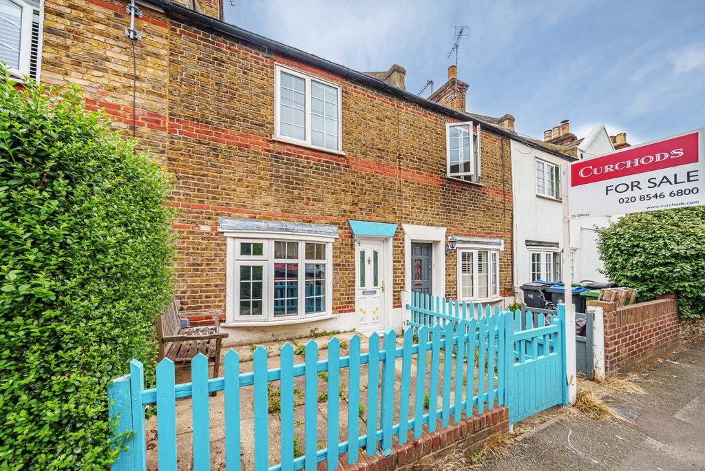 York Road, Kingston Upon Thames, KT2 2 bed terraced house for sale £