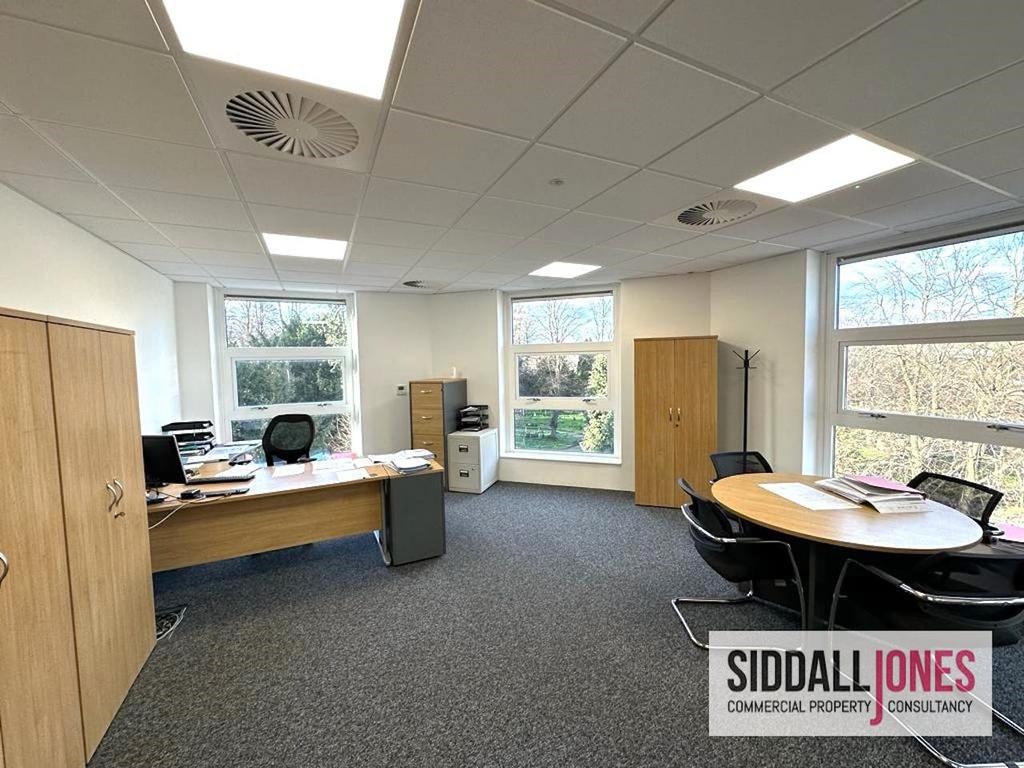 Maybrook House, Queensway, Halesowen, B63 4AH Office to rent £2,500