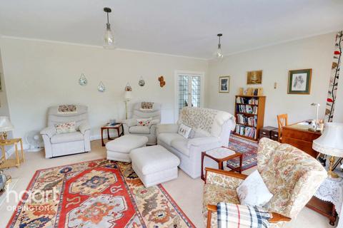 368 Court Road, Orpington, BR6 9BX