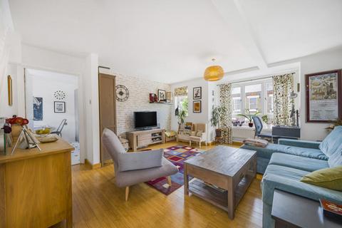 174d Third Avenue, London, W10 4JL
