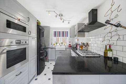 174d Third Avenue, London, W10 4JL