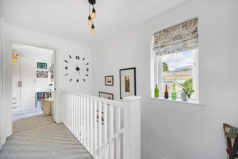 174d Third Avenue, London, W10 4JL