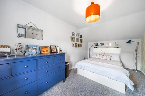174d Third Avenue, London, W10 4JL