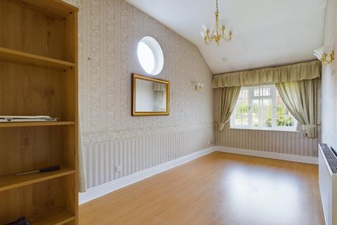 17 Harding Road, Burscough, Ormskirk, L40 7UJ