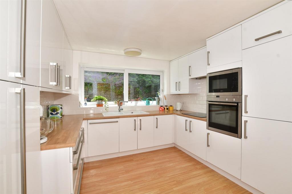 Well Street, Loose Village, Maidstone, Kent 4 bed detached house for