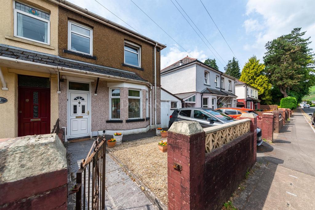 Cromwell Road Risca Newport Np11 3 Bed Semi Detached House For Sale