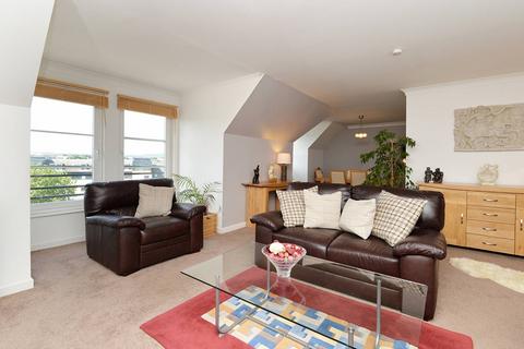2/18 Powderhall Rigg, Edinburgh, EH7 4GA