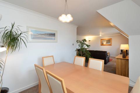 2/18 Powderhall Rigg, Edinburgh, EH7 4GA