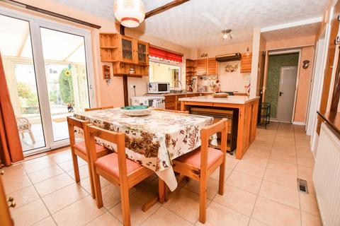 15 Dickensons Grove, Congresbury, Bristol, BS49 5HQ