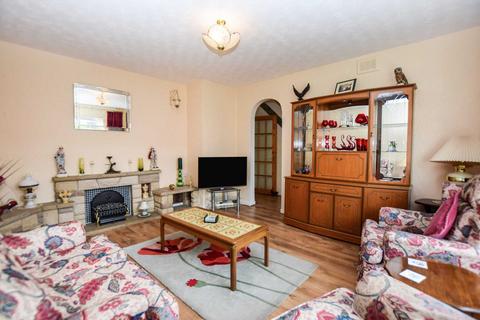 15 Dickensons Grove, Congresbury, Bristol, BS49 5HQ