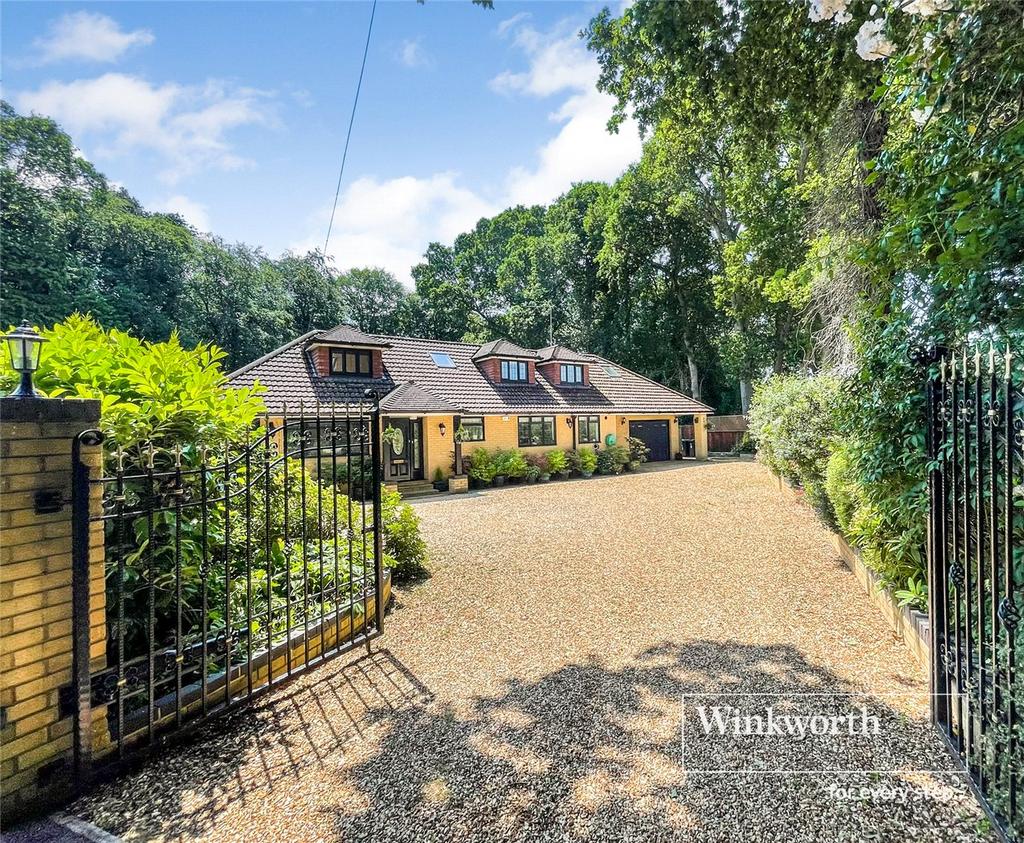 West Moors, Ferndown BH22 4 bed detached house for sale £950,000