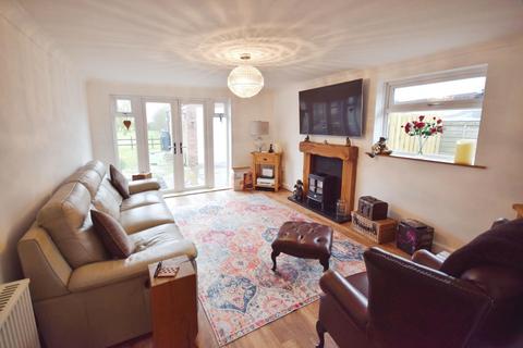 2 bedroom detached bungalow for sale, Church Road, Friskney PE22