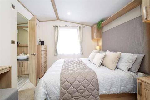 3 bedroom lodge for sale, Mill Rythe Coastal Village Hayling Island, Hampshire PO11