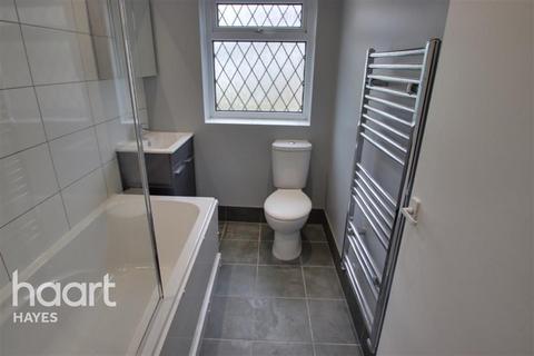 4 bedroom detached house to rent, Woodlands Road,Southall UB1