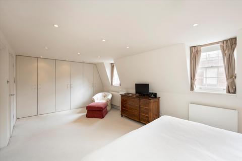 3 bedroom semi-detached house for sale - Cadogan Lane, Knightsbridge, London, SW1X