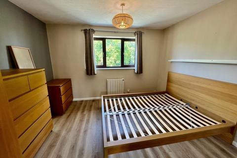 21 Fitzrobert Place, Egham, TW20 9JS