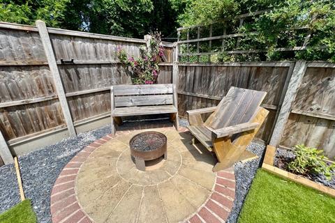 21 Fitzrobert Place, Egham, TW20 9JS
