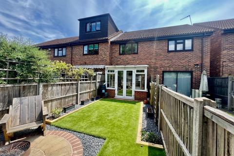 21 Fitzrobert Place, Egham, TW20 9JS