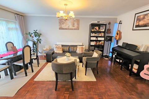 4 Claire Gardens, Stanmore, HA7 4EH