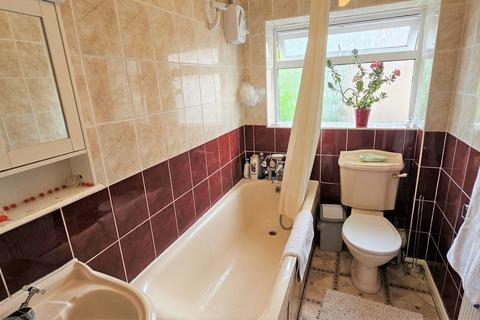 4 Claire Gardens, Stanmore, HA7 4EH