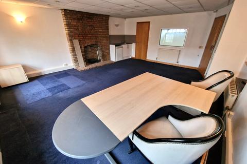 Office to rent, Windsor Street, Luton, Bedfordshire