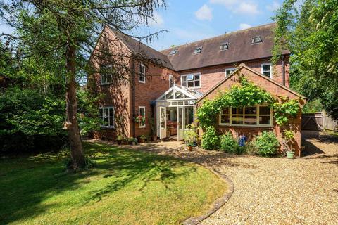 6 bedroom detached house for sale, Banbury Road, Southam, Warwickshire CV47 1HJ