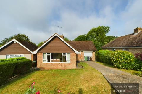 16 Claverham Close, Battle, TN33 0JF