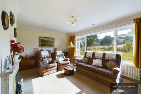 16 Claverham Close, Battle, TN33 0JF