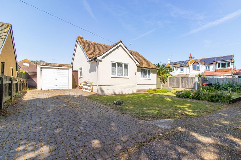 Linden Avenue, Broadstairs, CT10 2 bed detached bungalow £385,000