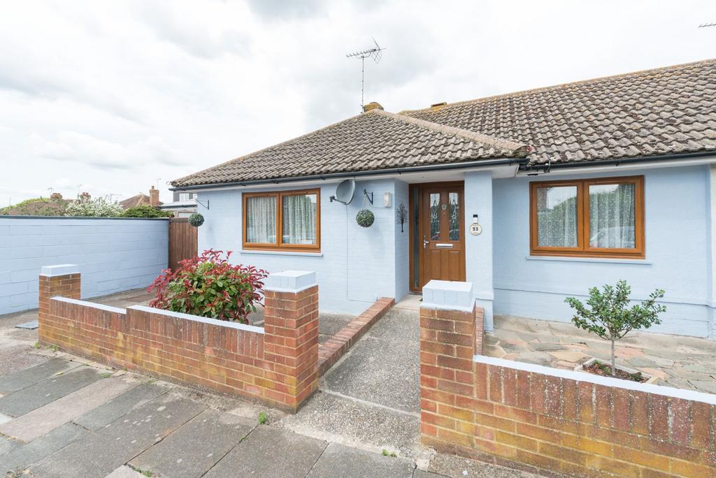 Fitzroy Avenue, Ramsgate, CT12 2 bed terraced bungalow for sale £295,000