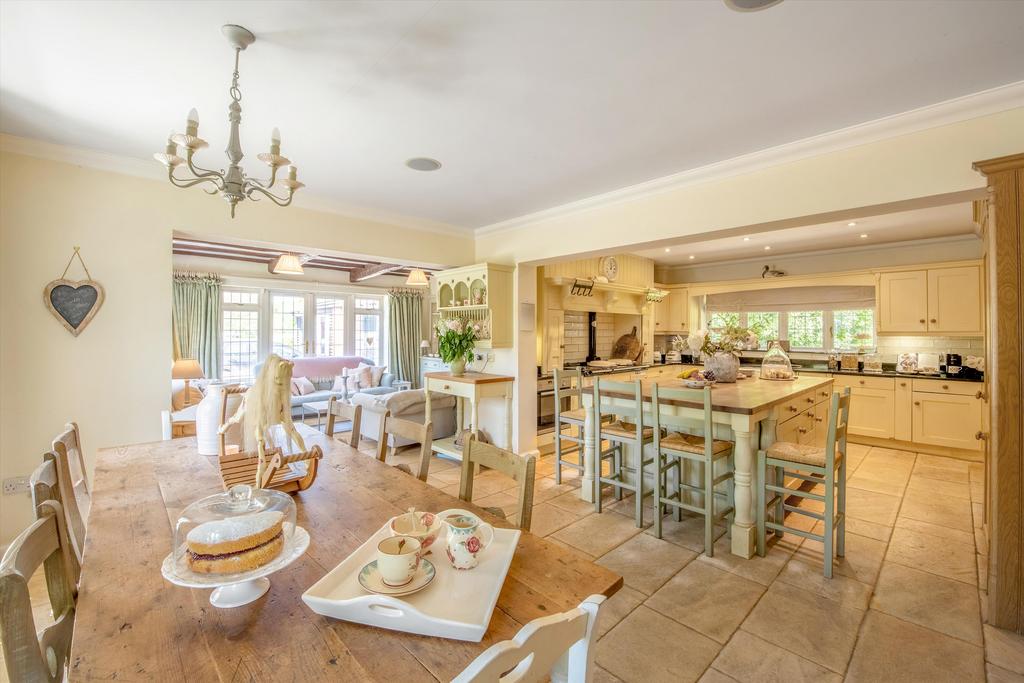 Egg Pie Lane, Hildenborough, Tonbridge, Kent, TN11 6 bed detached house