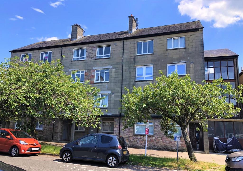 Lomond Street, Helensburgh, Argyll & Bute, G84 7PN 2 bed flat for sale