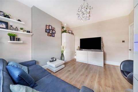 2 bedroom flat for sale, Walton Road, East Molesey, KT8