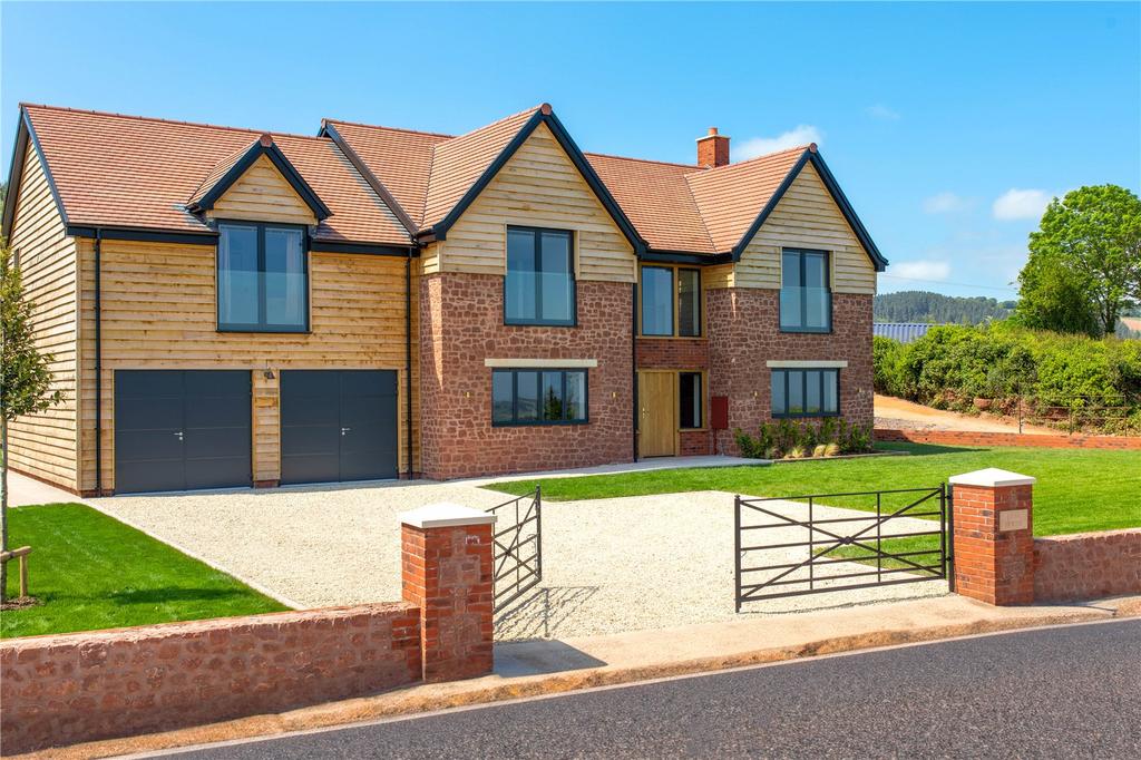 Hartrow Farm, Lydeard St. Lawrence, Taunton, Somerset, TA4 5 bed