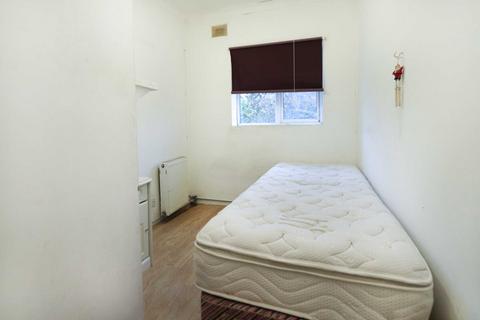 5 bedroom end of terrace house for sale, Burlington Road, New Malden